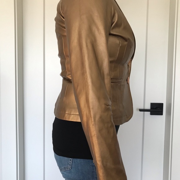 Leather size medium blazer - Picture 2 of 6
